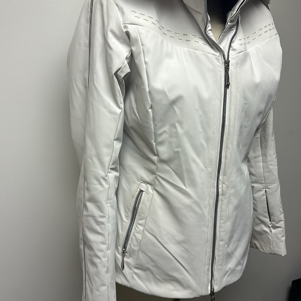 Women’s Ski Descente Jacket in White - Picture 5 of 15